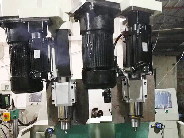 鉆孔機怎么安裝？玻璃鉆孔機爆孔裂孔原因是什么？