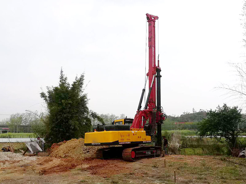 鉆孔機(jī)怎么打地基？地基好工具